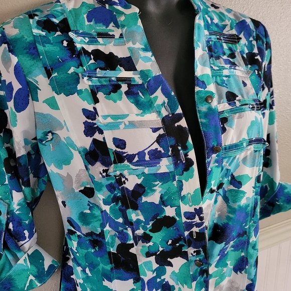 Print Button Down Laura Scott Tuxedo Blouse Green Blue Print Roll Tab Sleeve L - Picture 2 of 7